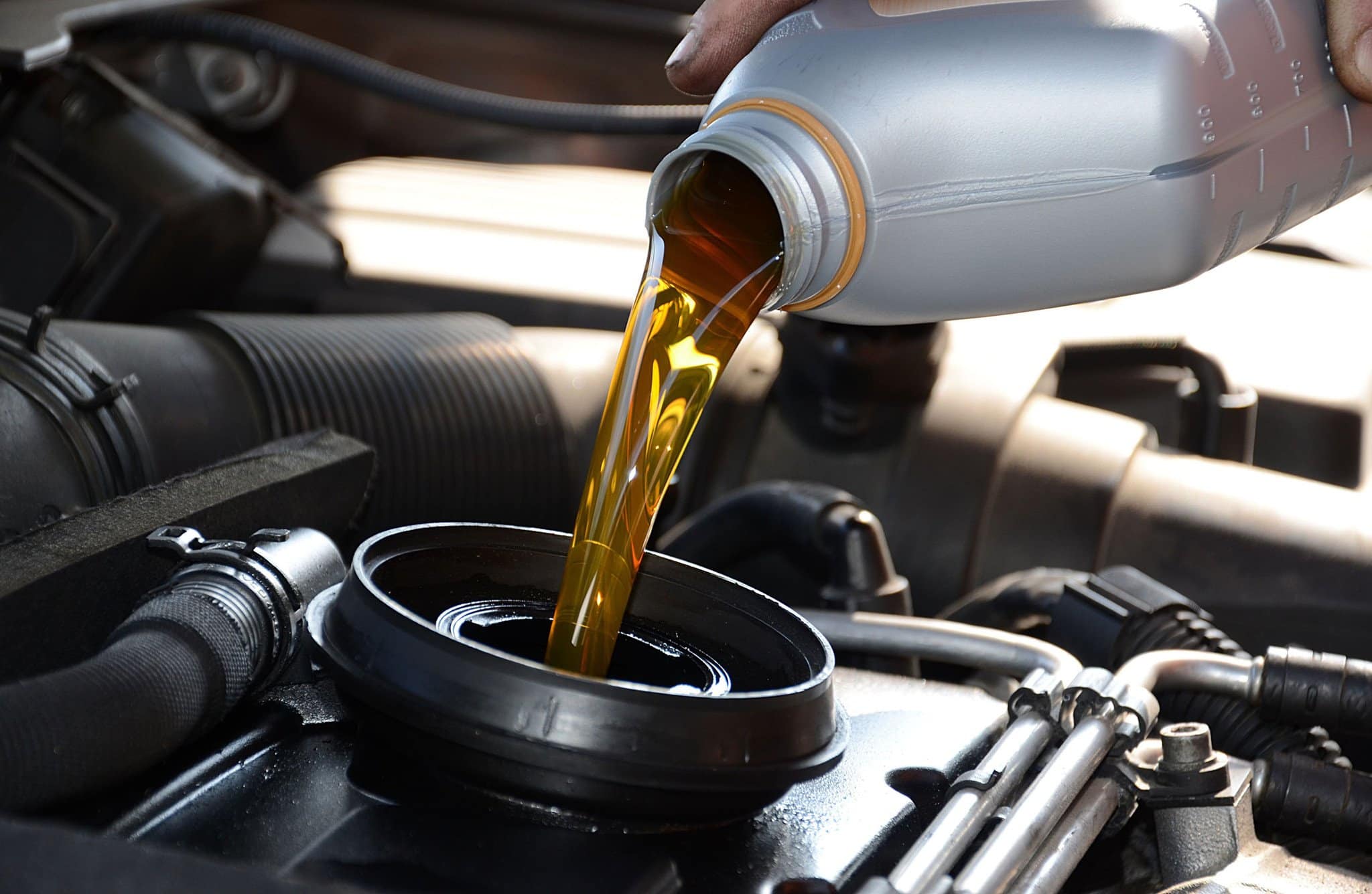 ¿Cómo saber cuál aceite es el mejor para mi carro?